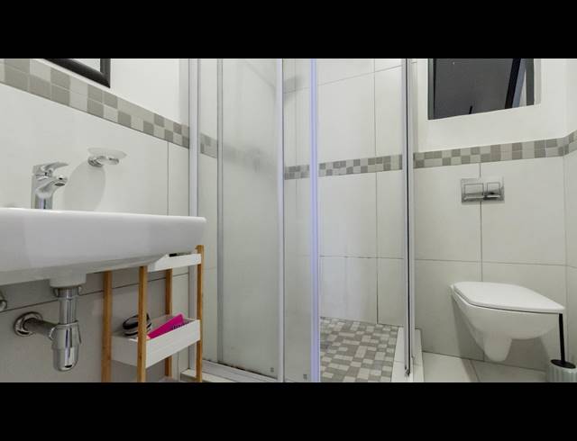 2 BEDROOM APARTMENT FOR SALE IN UMHLANGA RIDGE